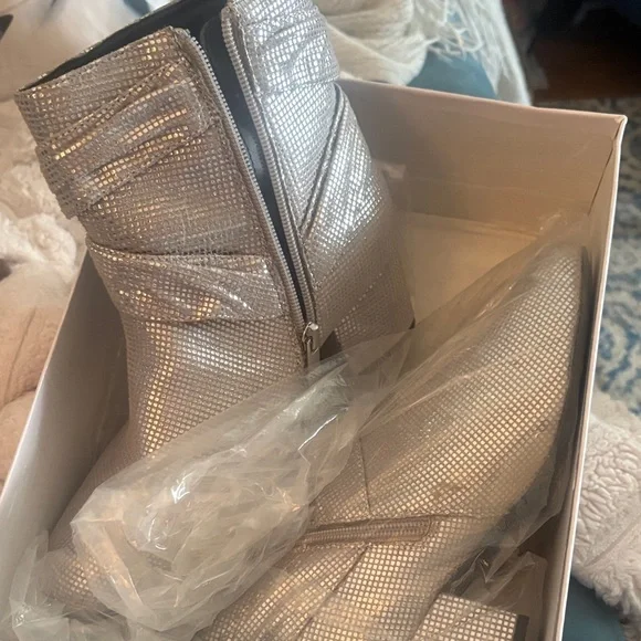 Comfortview Sparkling Silver Ankle Booties - Picture 4 of 5
